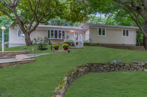 17 Glenn Blvd, Atlantic Highlands, NJ 07716