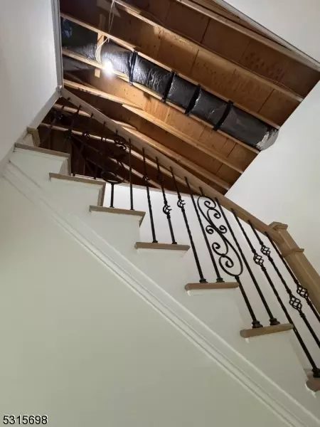 9 Timber Rd, Edison, NJ 08820 photo 37