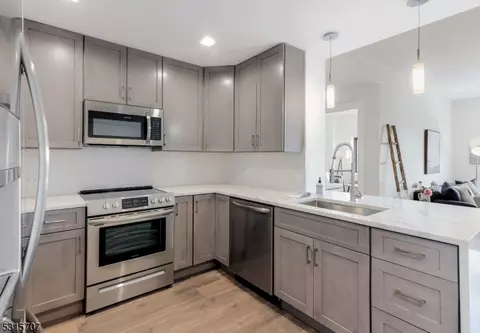 1 Carriage City Plz #1406, Rahway, NJ 07065