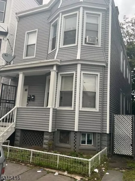 190 21st St, Irvington, NJ 07111