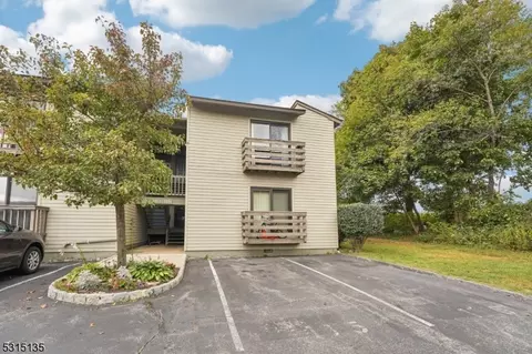 1816 Spruce Hills Dr #1816, Glen Gardner, NJ 08826