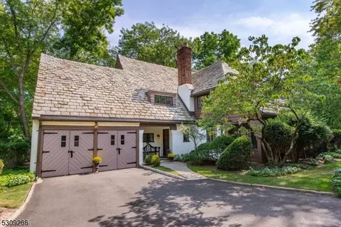10 Bradford Ave, Montclair, NJ 07043