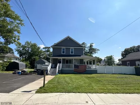 24 Maple Ave, Keansburg, NJ 07734