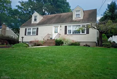 28 Woodlawn Ter, Little Falls, NJ 07424