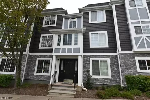 57 Village Dr #57, Morristown, NJ 07960