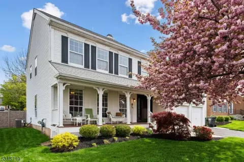 5 Mulberry Ct, Somerville, NJ 08876