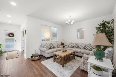 18 E Hartwick Dr, Skillman, NJ 08558 photo 11