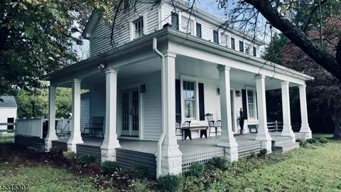 300 Blackpoint Rd, Branchburg, NJ 08853