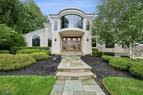 5 Timber Rock Ct, Cedar Grove, NJ 07009