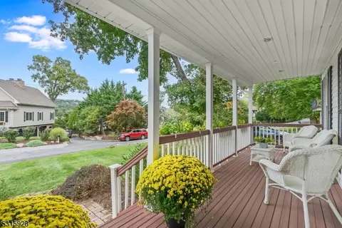 9 Birch Pkwy, Sparta, NJ 07871