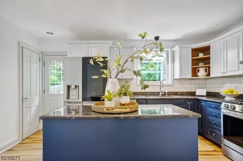 49 Dodd St, Montclair, NJ 07042 photo 17