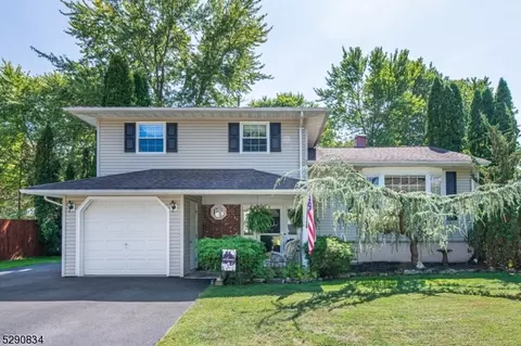 12 Sherman Pl, Mount Olive, NJ 07836