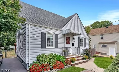 585 Garden Ave, Woodbridge Twp, NJ 07095
