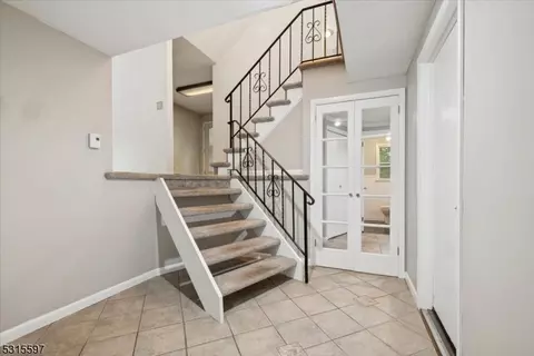 27 Forest Dr, Flemington, NJ 08822 photo 2