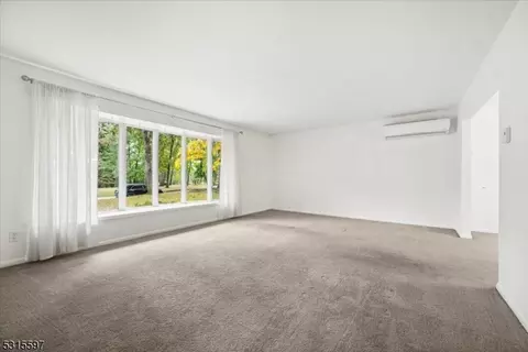 27 Forest Dr, Flemington, NJ 08822 photo 3