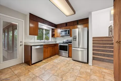 27 Forest Dr, Flemington, NJ 08822 photo 7