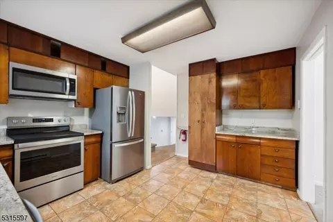 27 Forest Dr, Flemington, NJ 08822 photo 8