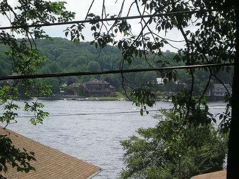 1 Johnson Ave, Hopatcong, NJ 07843