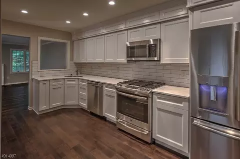 7 N Stone Edge Rd, Bedminster, NJ 07921