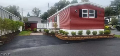 20 Easy Dr, Oak Ridge, NJ 07438