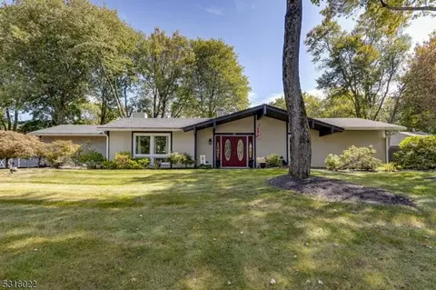 13 Washington St, Mount Olive, NJ 07828