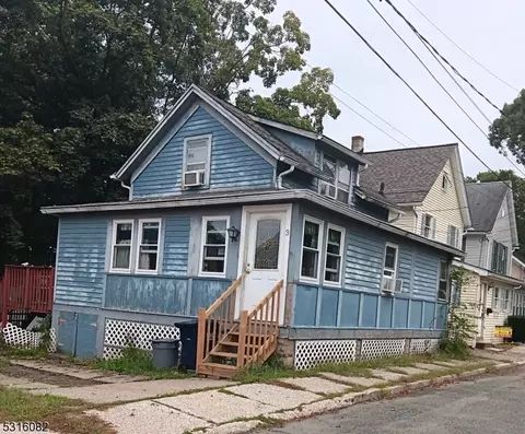 3 Walker St, Newton, NJ 07860