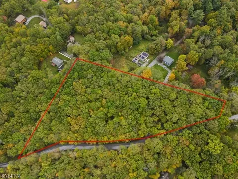 27 Steenykill Rd, Montague Twp, NJ 07827