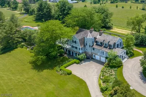 25 Colt Ln, Bedminster Twp, NJ 07921