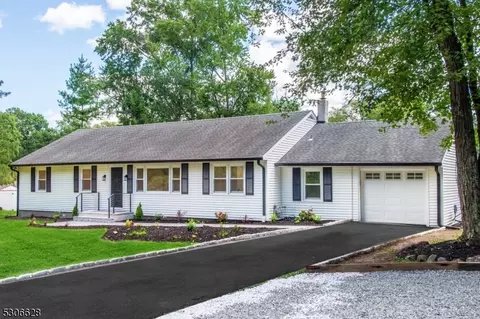 1069 Knoll Rd, Boonton, NJ 07005