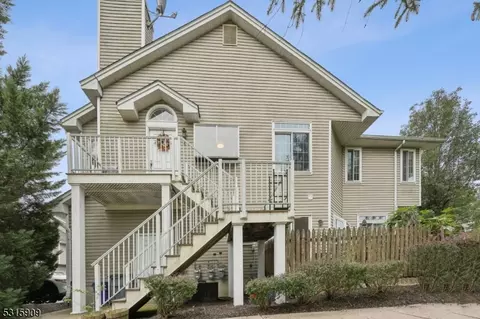 97 Birchwood Rd, Bedminster, NJ 07921