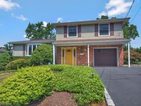 16 Stirling Ln, Wayne, NJ 07470
