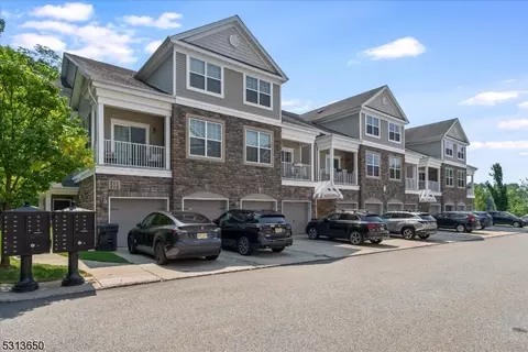 209 Birch Ct, Cedar Knolls, NJ 07927