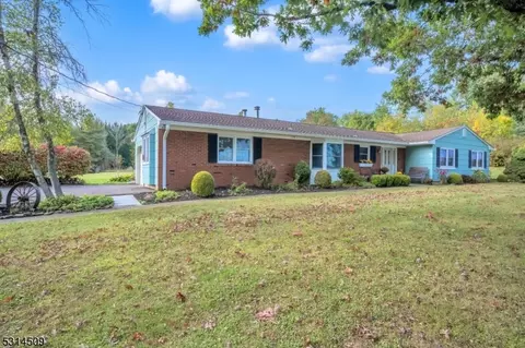 218 Cemetery Hill Rd, Washington Twp, NJ 07882