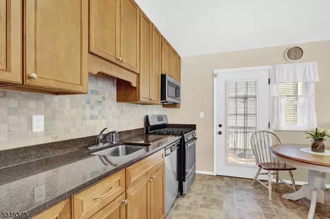 71 Highview Ter, Dover, NJ 07801 photo 10