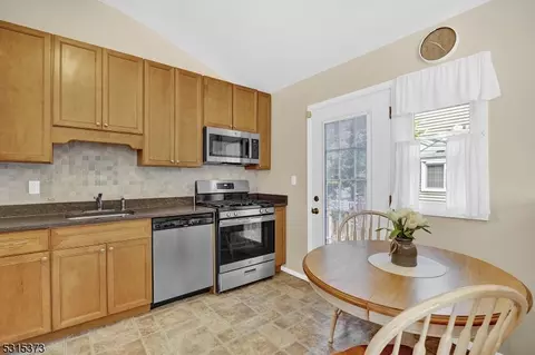 71 Highview Ter, Dover, NJ 07801 photo 8