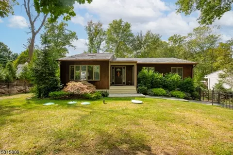 16 Purdue Ave, Oakland, NJ 07436