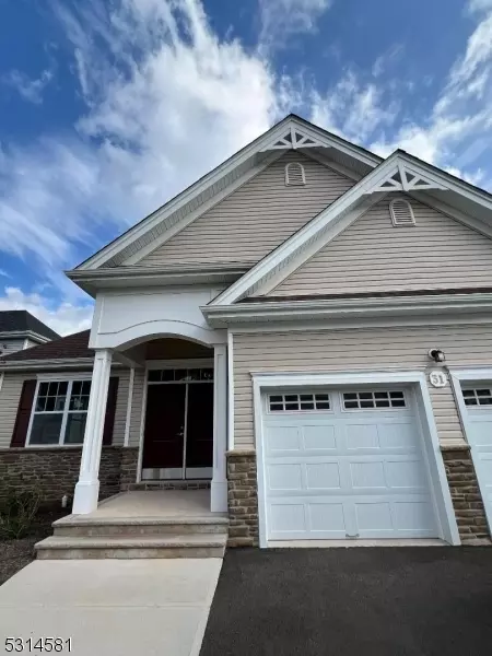 31 Norton Rd, Hillsborough, NJ 08844