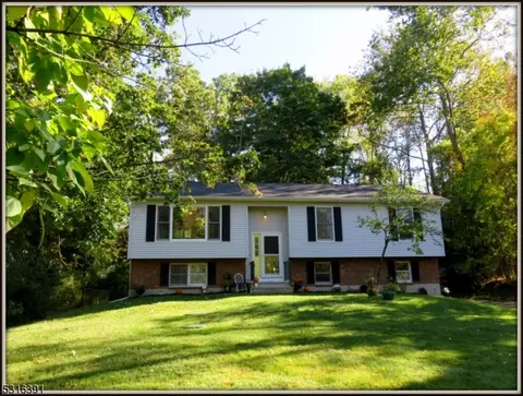 960 Cedar Dr, Newton, NJ 07860