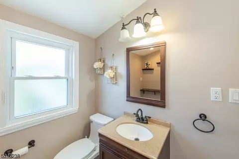 43 Orchard Pl, Wayne, NJ 07470 photo 17