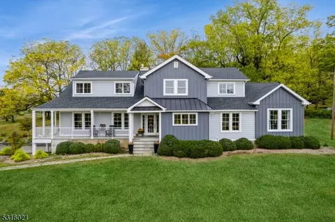 437 Fox Chase Rd, Chester, NJ 07930