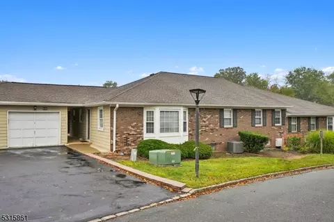 102 Brandywyne Dr, Florham Park, NJ 07932