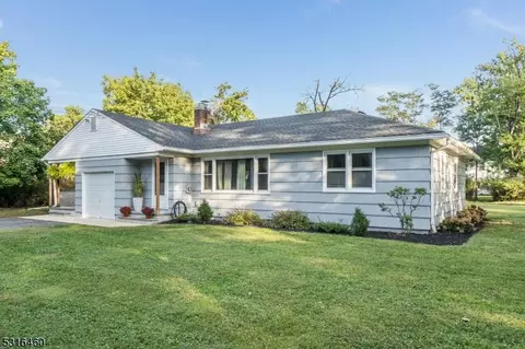 8 Lake Dr, Readington Twp, NJ 08889