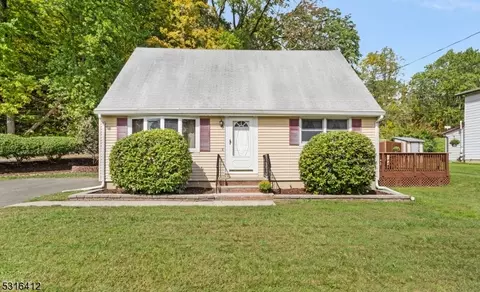 10 Mountain Rd, Roxbury Twp, NJ 07852