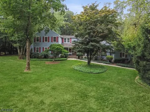 214 Preston Dr, Long Hill, NJ 07933