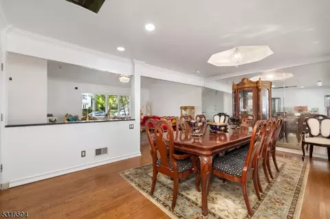 316 Spencer Pl, Paramus, NJ 07652 photo 12
