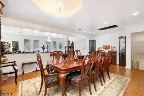 316 Spencer Pl, Paramus, NJ 07652 photo 11
