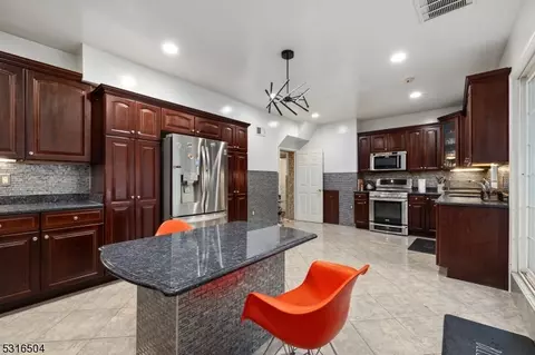 316 Spencer Pl, Paramus, NJ 07652 photo 22