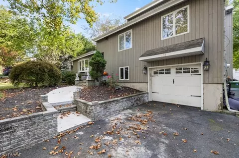 316 Spencer Pl, Paramus, NJ 07652 photo 5