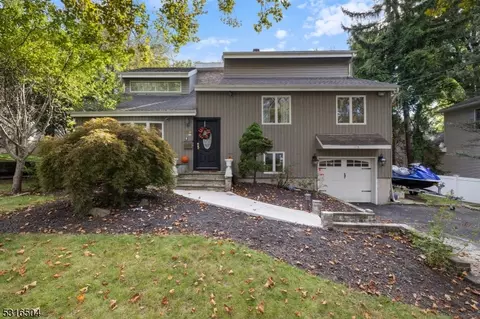 316 Spencer Pl, Paramus, NJ 07652