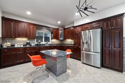 316 Spencer Pl, Paramus, NJ 07652 photo 21